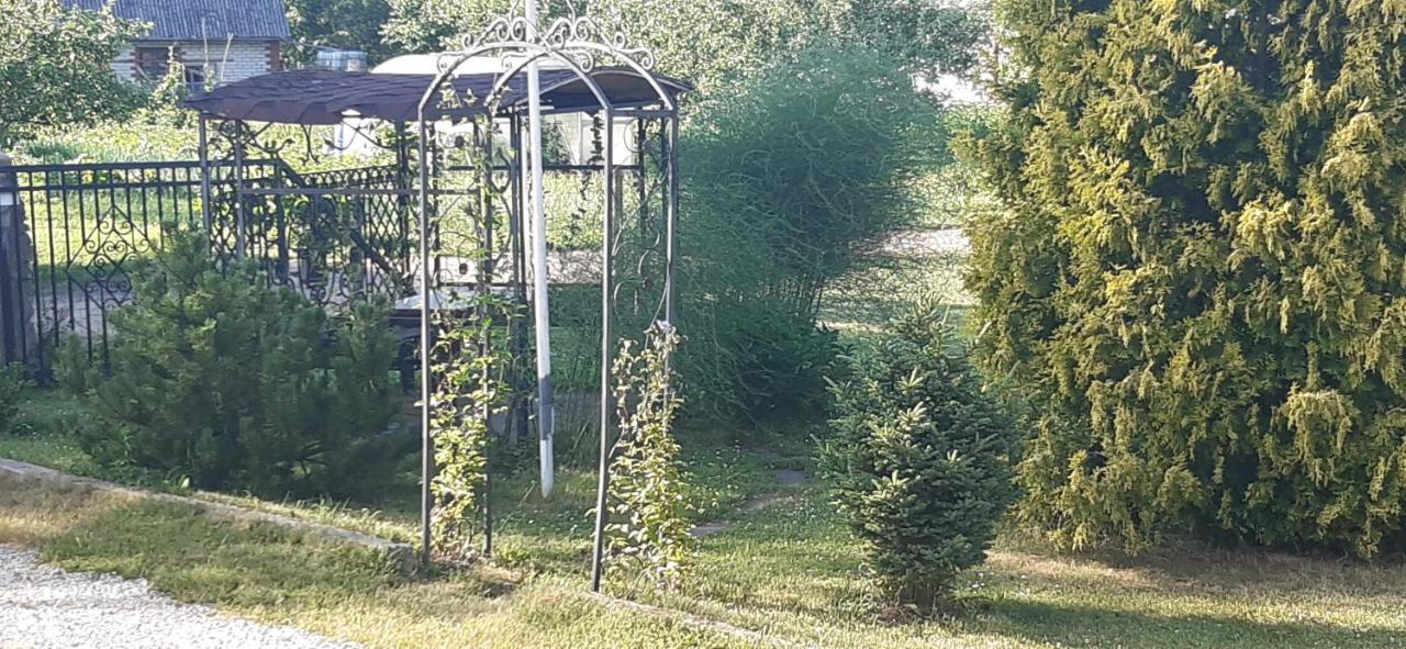 Отель Viesu Nams "Laimes Pakavs" Страупе Экстерьер фото